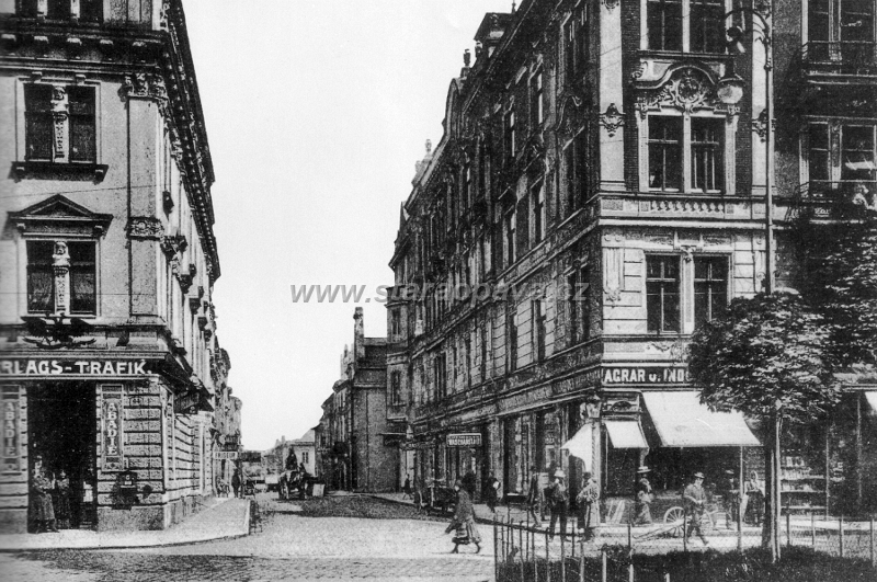 pekarska (2).jpg - Pohled do Pekařské ulice z Horního nám. počátkem 20.století.